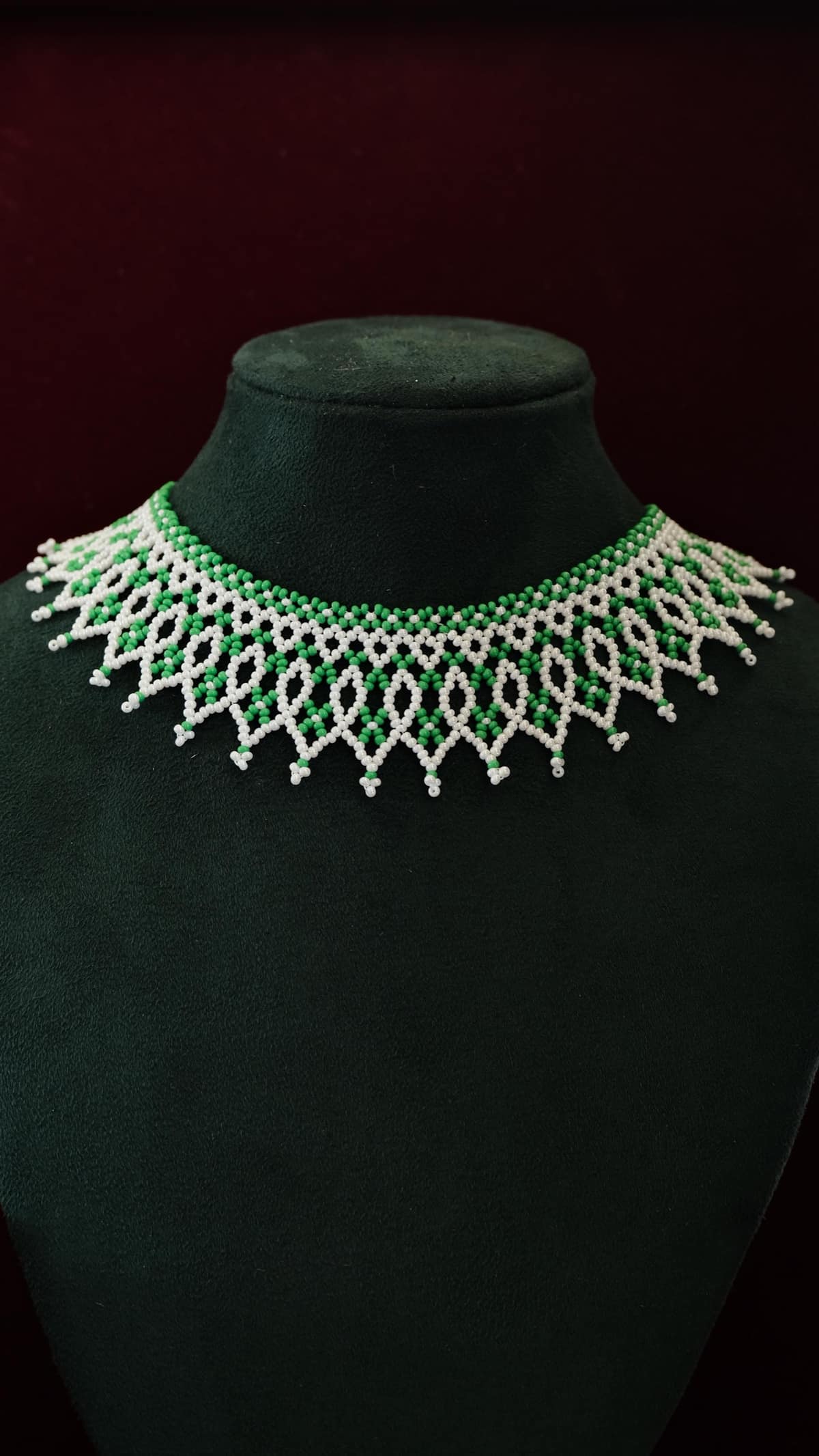 The Lace Collar in Pearl & Emerald
